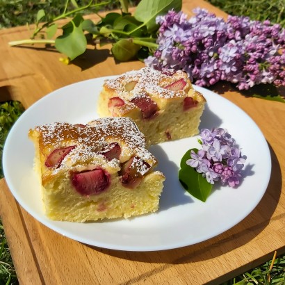 Błyskawiczne ciasto z rabarbarem