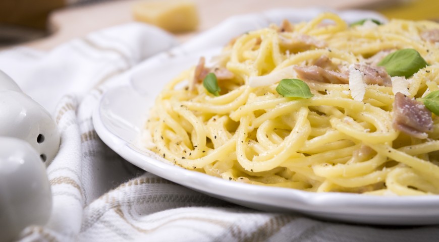 Makaron a'la carbonara 