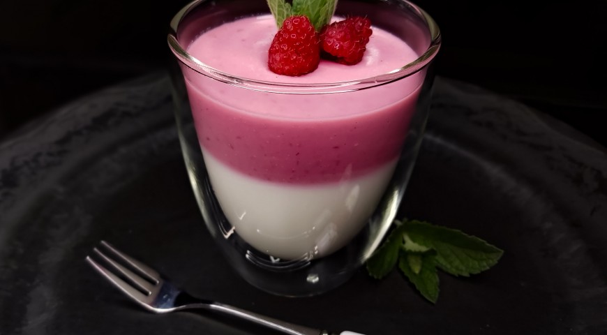 Deser jogurtowo-malinowy 